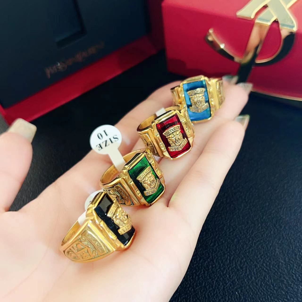 Bague homme acier doré Chevalière