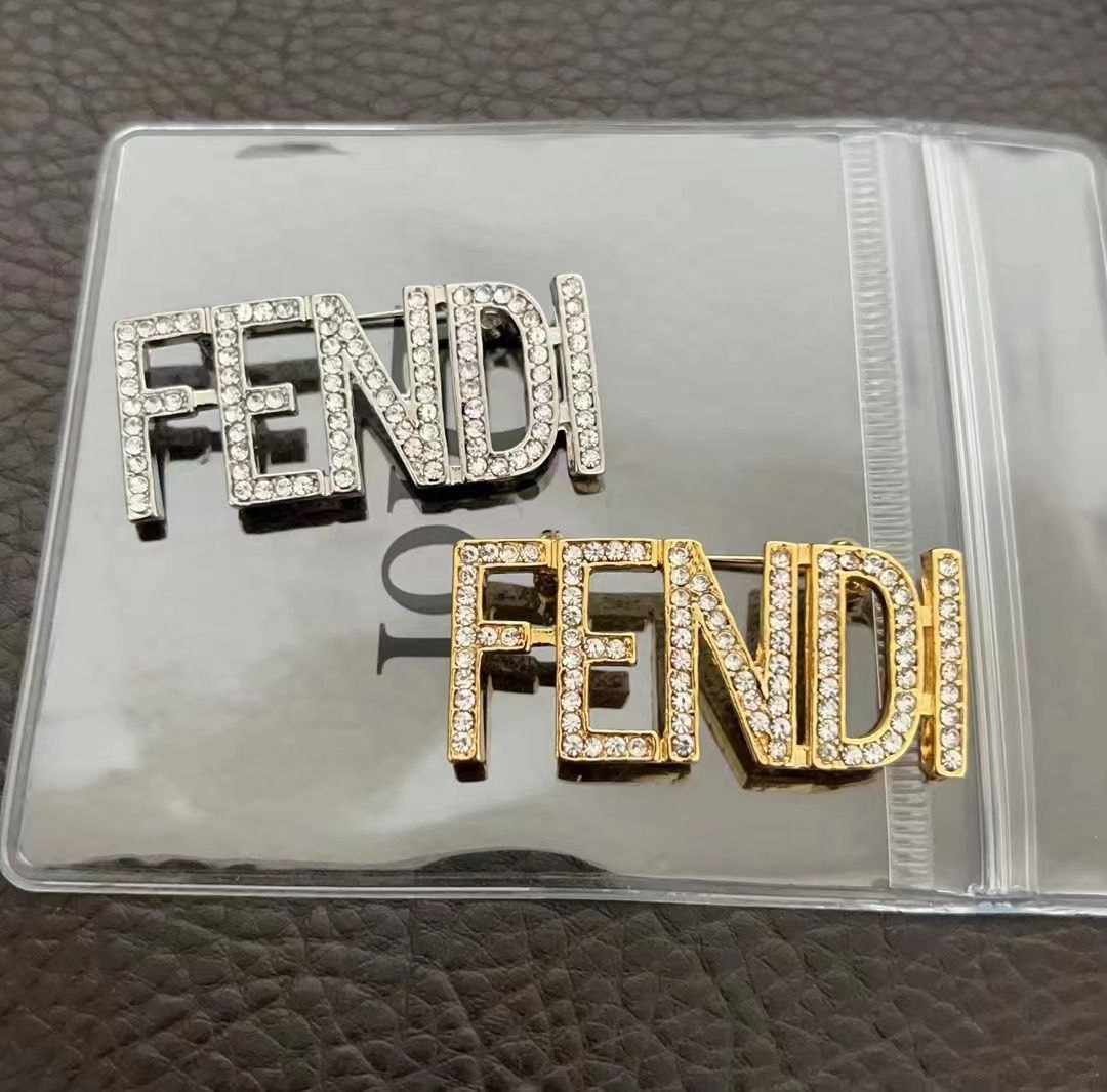 Broche FENDI