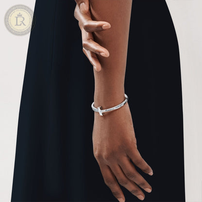 Bracelet Tiffany T orné de diamants en or blanc