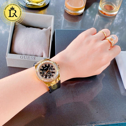 Montre Guess Venus GW0118L2 bracelet silicone noir