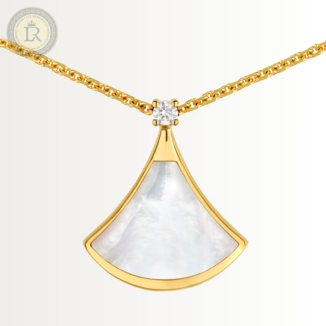 Collier Bvlgari Divas’ Dream Nacre, or jaune