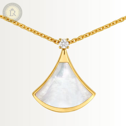 Collier Bvlgari Divas’ Dream Nacre, or jaune
