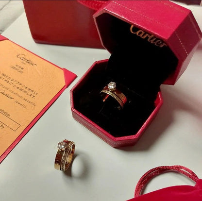 Bague femme acier doré mariage Cartier strass