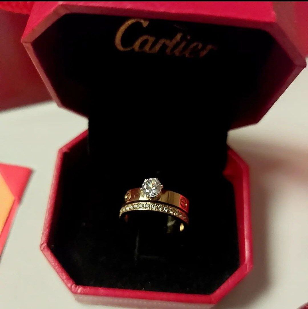 Bague femme acier doré mariage Cartier strass