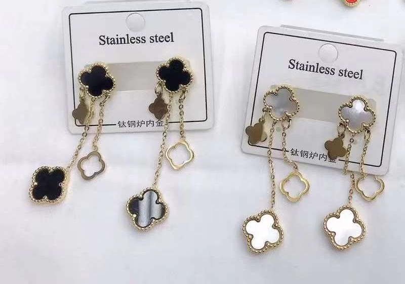 Boucles d'oreilles acier doré Van Cleef & Arpels