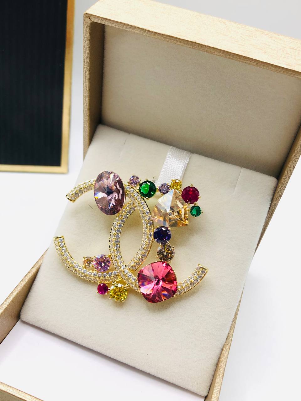 Broche doré CHANEL Colores