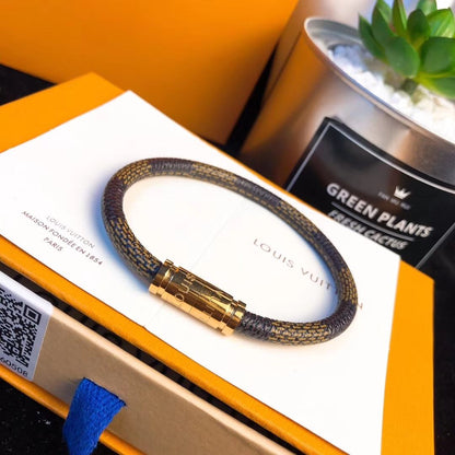 Bracelet cuir magnétique LOUIS VUITTON