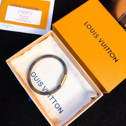 Bracelet cuir magnétique LOUIS VUITTON