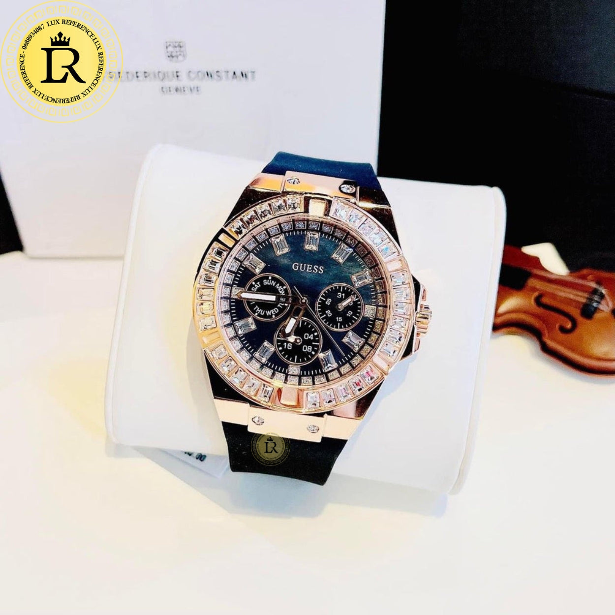 Montre Guess Venus GW0118L2 bracelet silicone noir